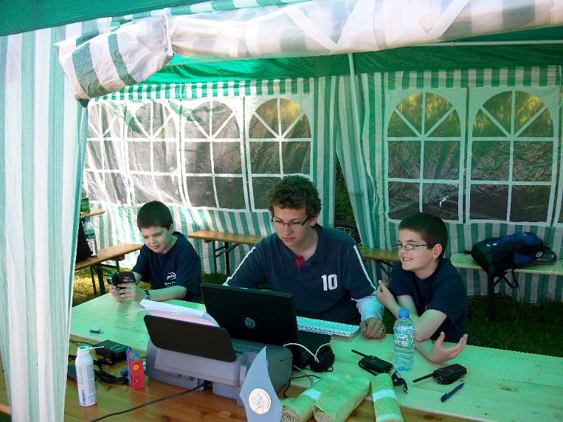 ALIM0546.JPG - Die Auswertung lag fest in der Hand des Nachwuchses, da die Eltern ja spielen mussten.